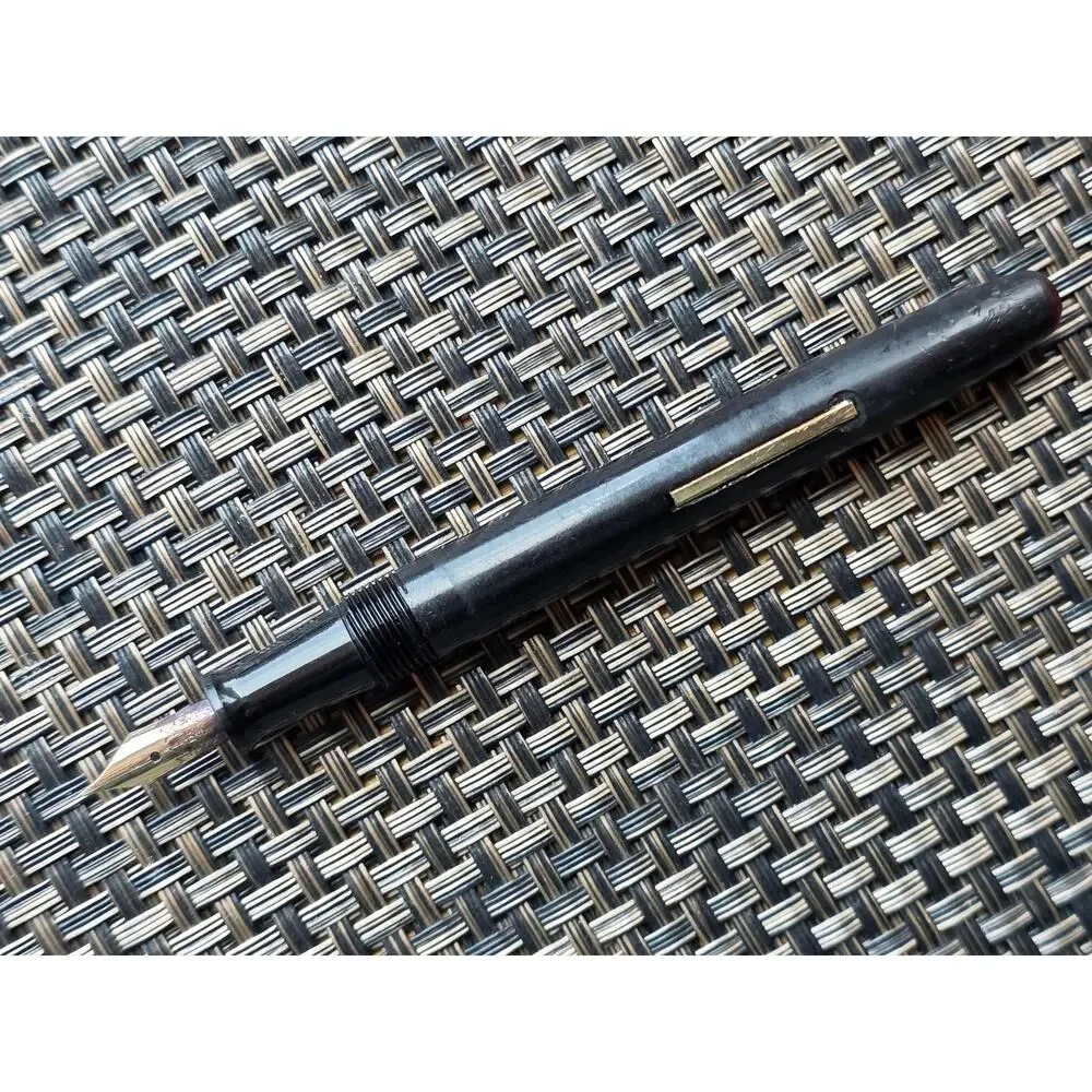 Vintage Wearever Zenith Fountain Pen with 14 K Nib - Picture 5 of 9